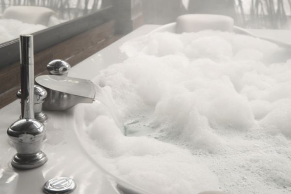 Das Wasser in einer schönen warmen Badewanne will auch schön geheizt sein 