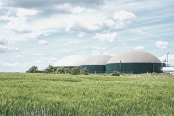 Biogas Anlage Feld Silos