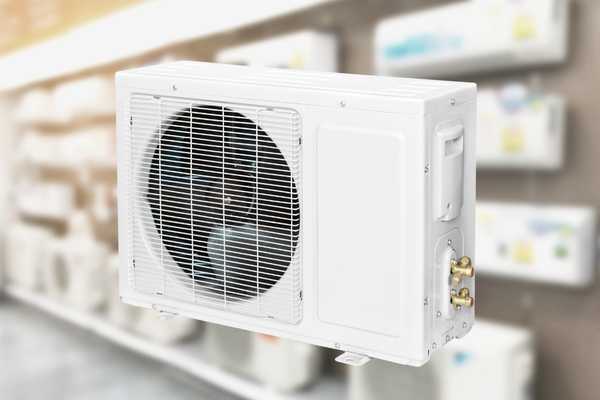 Modelle für Außen- und Innengeräte gibt’s bei Split-Klimaanlagen in Hülle und Fülle 