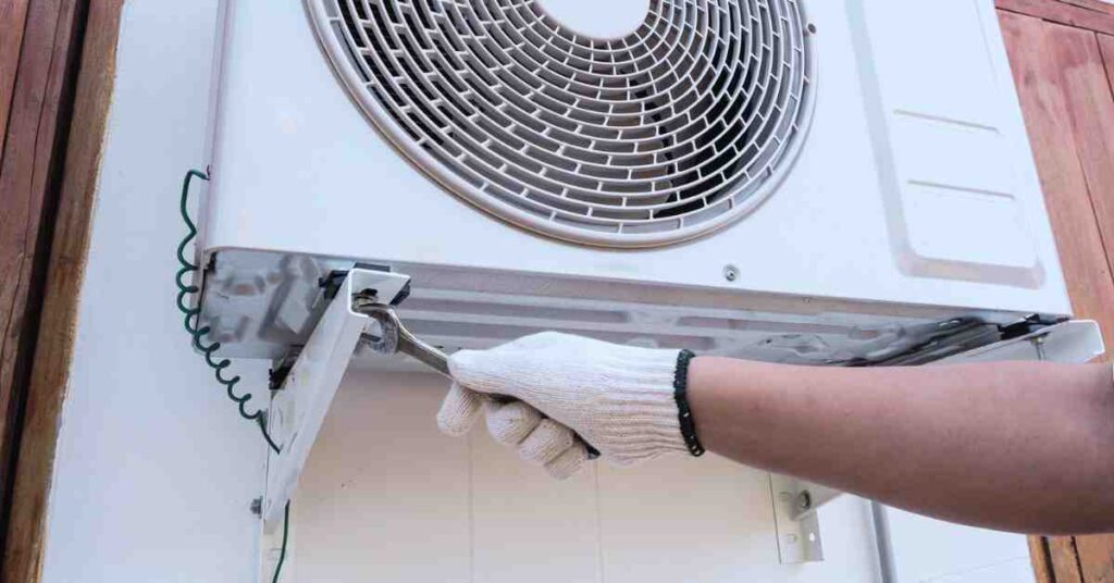 Klimaanlage verstecken Techniker
